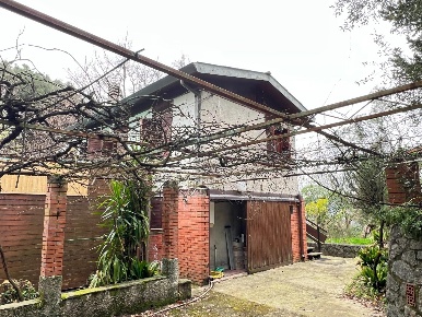 Foto Villa unifamiliare a Massa San Carlo - Antona di 130 m² con 6 locali