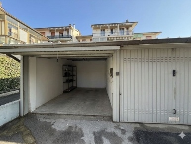 Foto Garage in VIA GIUSTI 1, Scandicci Centro di 14 m² con 1 locali