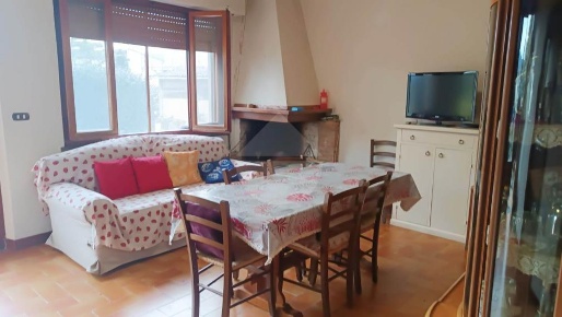 Foto Casa indipendente in via Santini, Quarrata di 175 m² con 7 locali