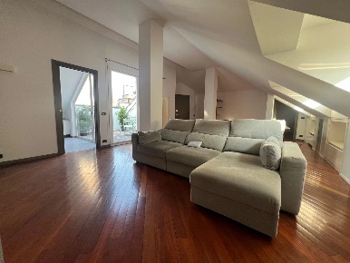 Foto Appartamento in Via della Moscova 10, Milano Porta Nuova con 3 locali