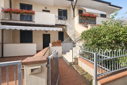 Foto Appartamento a Santa Croce sull'Arno Centro di 87 m² con 5 locali