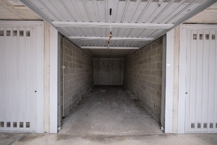 Foto Box a Peschiera Borromeo Bettola Zelo Foramagno di 15 m² con 1 locali