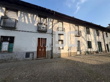 Foto Ufficio in Piazza Arese, Cesano Maderno di 84 m² con 2 locali