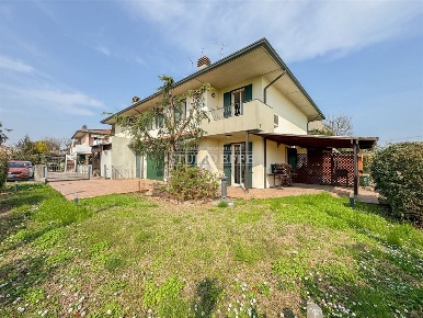 Foto Villa unifamiliare a Ravenna Ammonite di 113 m² con 5 locali