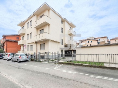 Foto Appartamento in Via Bixio, Limbiate Centro di 92 m² con 2 locali