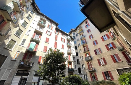 Foto Appartamento in Viale Ranzoni, Milano San Siro di 70 m² con 3 locali