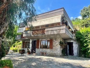 Foto Villa unifamiliare a Massarosa Bozzano, Quiesa di 140 m² con 4 locali