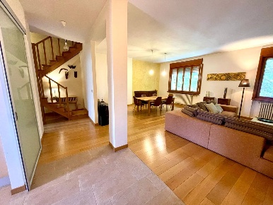 Foto Appartamento a Monfalcone di 220 m² con 6 locali in vendita