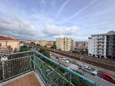 Foto Appartamento in Via Barba, Savona Legino, Zinola, Fornaci di 70 m²