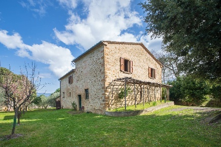 Foto Rustico a Volterra di 420 m² con 11 locali in vendita