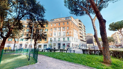 Foto Appartamento in Piazza Dei Re Di Roma 79, Roma Re di Roma di 105 m²