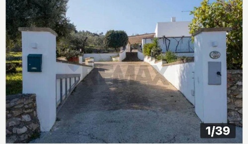 Foto Casa indipendente in Contrada San Giovanni, Ostuni di 44 m² in vendita