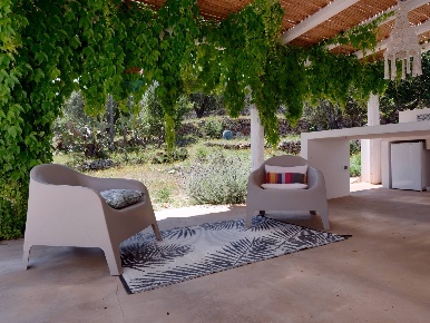 Foto Casa indipendente in Contrada San Giovanni, Ostuni di 44 m² in vendita