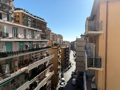 Foto Appartamento in Via Vesuvio, Genova Oregina di 120 m² con 7 locali