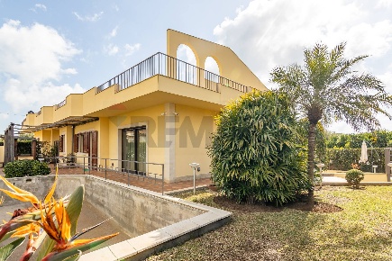 Foto Villa unifamiliare in via giuseppe motta 14, Avola Chiusa Di Carlo