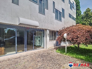 Foto Capannone industriale in Via Galileo Galilei 30, Rubano Centro