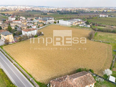 Foto Terreno residenziale in via distrettuale, Santa Lucia di Piave Centro