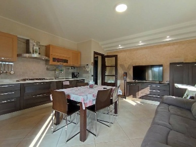 Foto Appartamento in Via Currulo 18B, Misterbianco di 144 m² con 4 locali