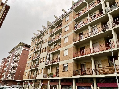 Foto Appartamento a Alessandria Piazza Genova di 80 m² con 3 locali