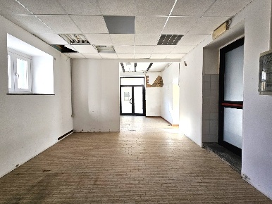 Foto Appartamento in Via Marconi 64, Oleggio Centro di 106 m² con 2 locali