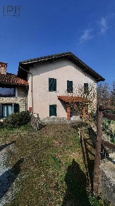 Foto Casa indipendente in località martini, Pareto di 280 m² con 10 locali