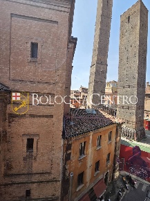 Foto Appartamento in Via Rizzoli Ad.ze, Bologna Centro Storico di 150 m²
