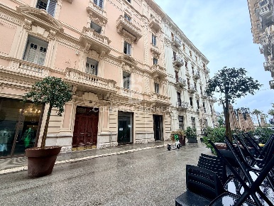 Foto Locale commerciale in Via Giuseppe Bozzi 40, Bari di 68 m² in affitto