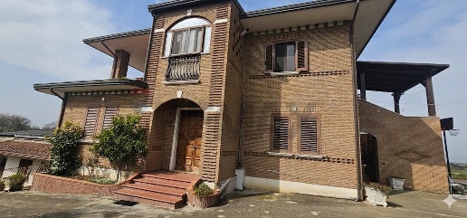 Foto Villa unifamiliare in C/da Piano Cappelle, Benevento di 450 m²