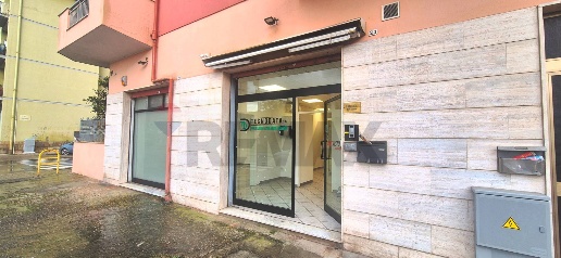 Foto Locale commerciale in Via Mandrolisai 23, Cagliari San Michele