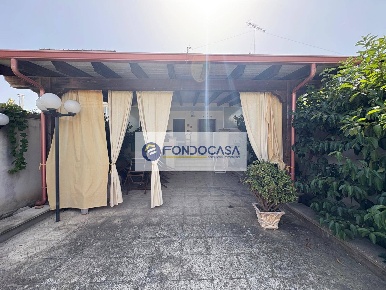 Foto Villa a schiera in Via Antonio Pigafetta, Lecce San Cataldo di 60 m²