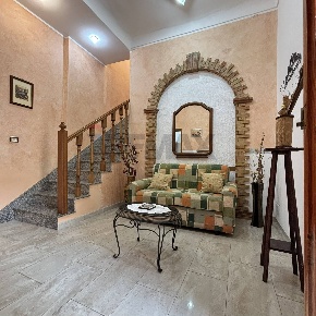 Foto Appartamento in Cortile Morale 7, Avola Centro di 179 m² con 4 locali