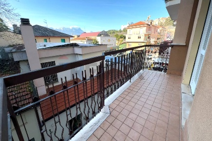 Foto Appartamento in vico catena, Penne Centro di 148 m² con 7 locali