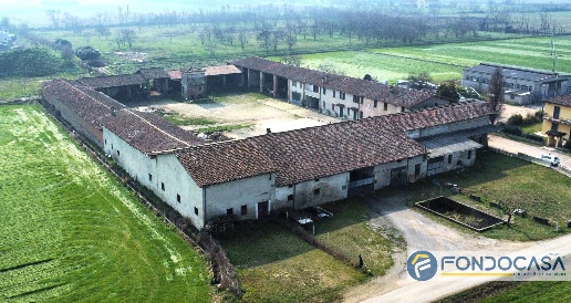 Foto Rustico in VIA CAMPAGNA, Castegnato di 2000 m² con 15 locali