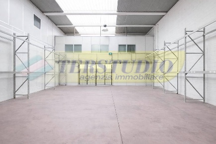 Foto Capannone industriale in Via Labriola snc, Tribiano Centro di 470 m²