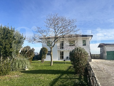 Foto Villa singola in Via GAVELLO via Guccia 0, Gavello di 230 m²