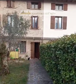 Foto Appartamento a Peschiera del Garda di 105 m² con 4 locali in affitto