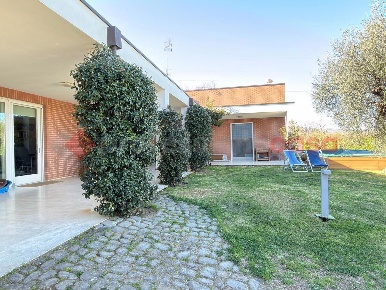 Foto Appartamento in Quarata, Arezzo Quarata di 300 m² con 8 locali