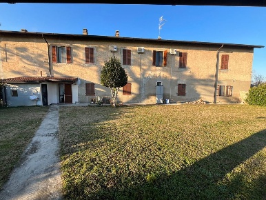 Foto Rustico in Via verbano 1, Abbiategrasso di 250 m² con 4 locali
