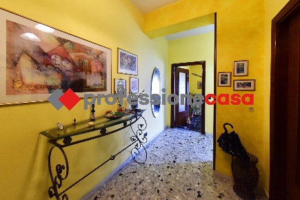 Foto Appartamento in Viale Carlo III 101, San Nicola la Strada di 150 m²