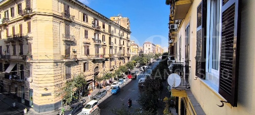 Foto Appartamento in Garibaldi, Napoli Centro di 150 m² con 5 locali