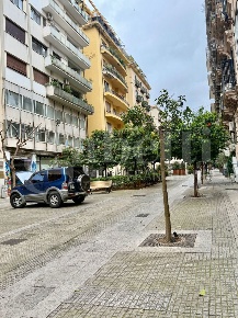 Foto Ufficio in Via Principe di Belmonte 90, Palermo di 70 m² con 3 locali