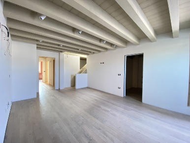 Foto Appartamento in Via MATTEOTTI 113, Noventa Vicentina Centro di 210 m²