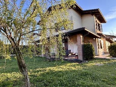 Foto Casa indipendente in Via degli ontani 12, Zerbolò Parasacco di 150 m²