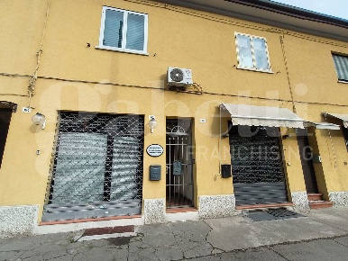 Foto Negozio in Via Porrettana 100, Casalecchio di Reno Centro, Garibaldi