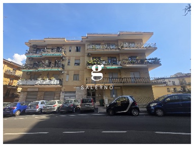 Foto Appartamento in Camillo Sorgente, Salerno Centro di 142 m² in vendita