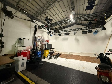 Foto Magazzino in Via cavour 6, Lesmo di 199 m² in vendita