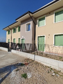 Foto Appartamento in Via Toffanelle Nuove, Zevio di 96 m² con 4 locali