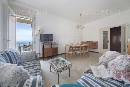 Foto Appartamento in Via Don Aurelio Piccagli 12, Alassio di 133 m²