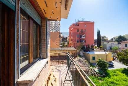 Foto Appartamento in Via Poggio Tulliano 7, Roma Arco di Travertino