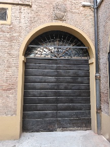 Foto Posti auto in Via Mascherella 21, Modena Centro Storico di 20 m²